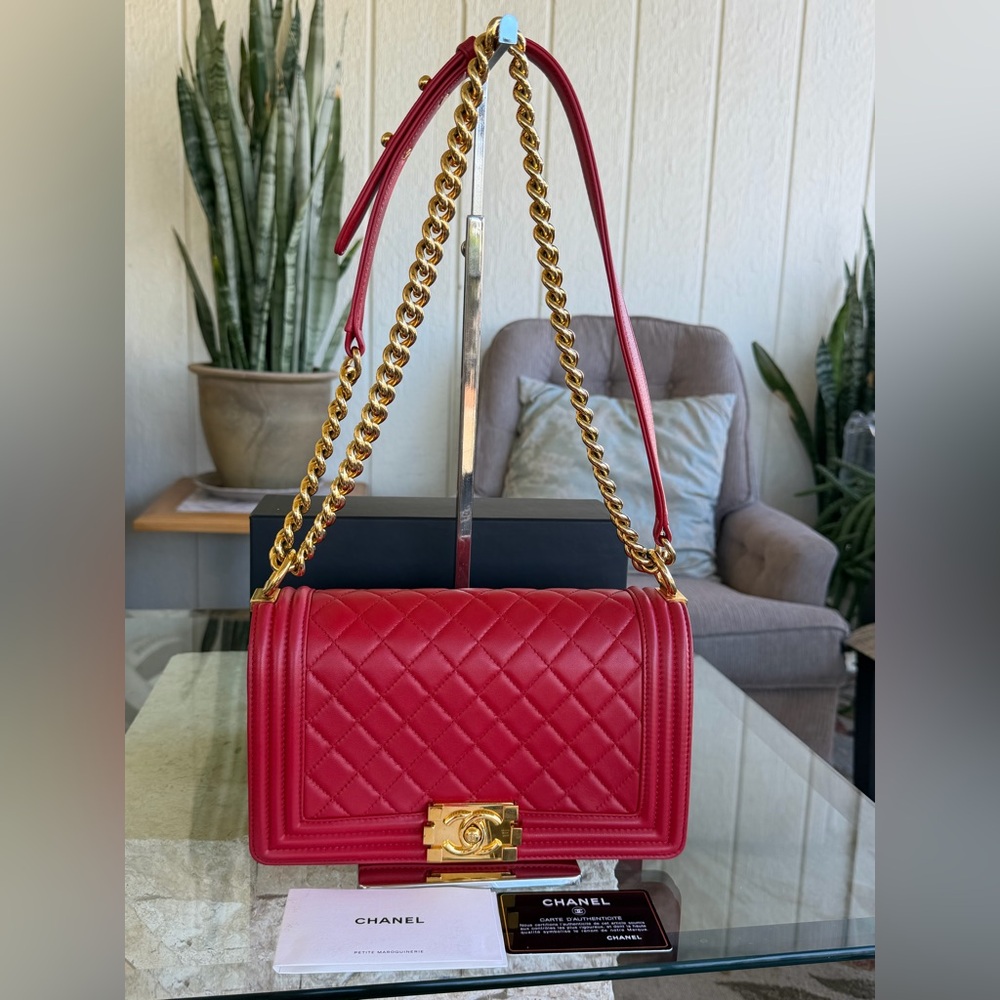 🔥🔥Chanel Le Boy W/ Original Card🔥🔥